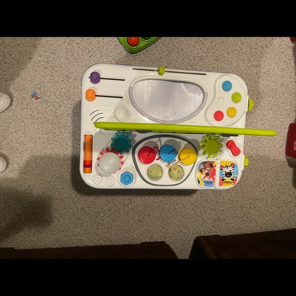 Activity Desk - Picture 3 of 3